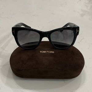 Tom Ford Elegant Black Sunglasses